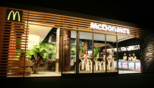Deschiderea unui restaurant McDonald's in Romania, mai scumpa decat crezi