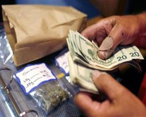 Bancile americane, autorizate sa faca afaceri cu dealerii de marijuana