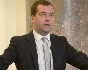 Medvedev iese la apel: Economia Rusiei, afectata de tentativele de fabricare a unei "crize artificiale"