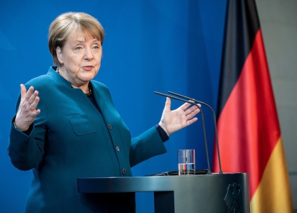 Merkel, liderul motorului economic al Europei: Vom continua sa pompam bani ca sa depasim criza, pentru ca ne-am gestionat bine finantele in ultimii ani