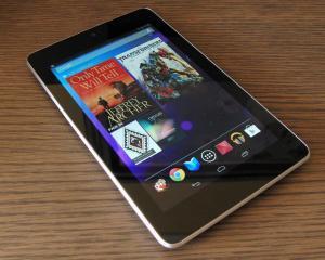Microsoft va lansa pe piata tableta Surface Mini cu ecran mai mic
