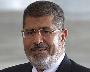 Presedintele Mohamed Morsi, pus in arest pentru presupuse legaturi cu Hamas