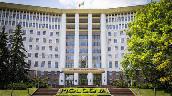 UE reia sprijinul financiar pentru Republica Moldova