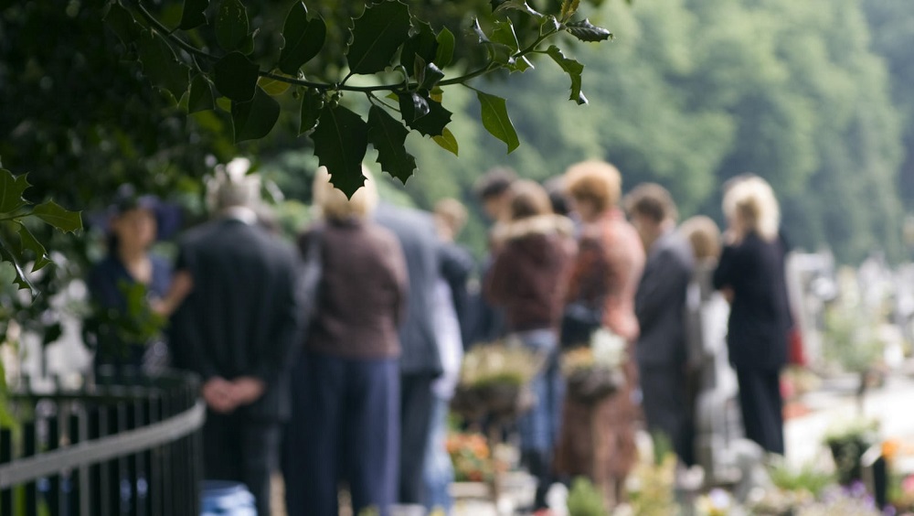 3 moduri in care o firma de pompe funebre te ajuta sa gestionezi un deces neasteptat