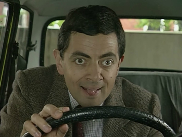 Mercedesul lui Mr. Bean va fi scos la licitatie!