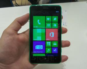 Lumia 625, cel mai mare telefon al Nokia care are Windows Phone