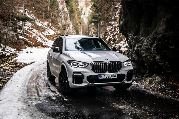 Noile BMW X5 si X6 cu motor diesel biturbo au tehnologie mild hybrid