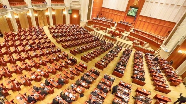 Cine va face legea in noul Parlament? Doua scenarii posibile