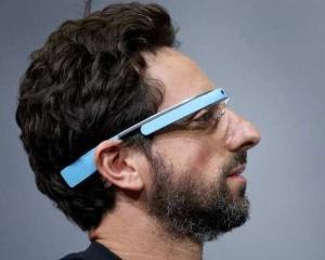 Ochelarii Google nu vor fi lansati inainte de 2014