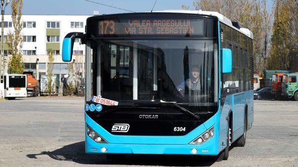 Minunea s-a produs: Primele autobuze noi au ajuns la Bucuresti