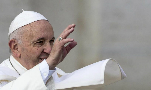 Papa Francisc a modificat rugaciunea Tatal Nostru pentru slujbele catolice