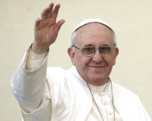 Papa condamna "tirania" capitalismului fara limite si "idolatrizarea banilor"