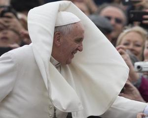 Papa a vorbit despre saracie si doreste sa restructureze divizia financiara a Vaticanului