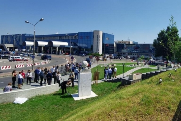 Parcul Zburatorilor: calatorii au parc de asteptare la Aeroportul Henri Coanda Bucuresti