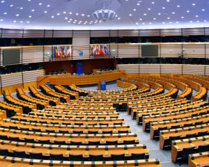 Parlamentul European a respins toate taierile bugetului pe 2015 si cere majorarea fondurilor pentru locuri de munca