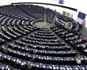 Europarlamentarii s-au cautat de alergii, la initiativa unui politician roman
