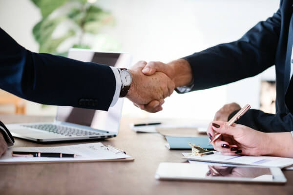 UniCredit Bank si Allianz-Tiriac Asigurari anunta semnarea unui parteneriat strategic