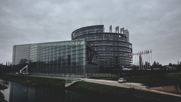 Cum estimeaza Parlamentul European ca va arata dupa alegerile din acest an. La noi, primele locuri sunt ocupate de PSD si PNL
