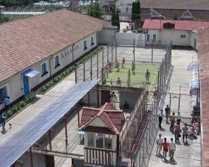 Elevii scolilor bistritene, in vizita la Penitenciarul Bistrita