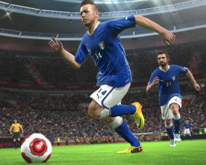 Pro Evolution Soccer 2014, lansat la Media Galaxy