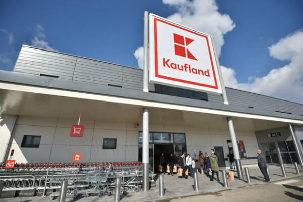 Kaufland, liderul pietei comertului alimentar din Romania, incepe sa piarda teren in fata Carrefour