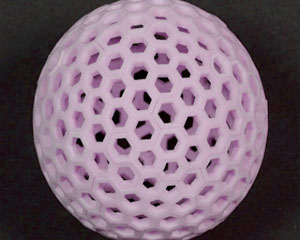 Poliedrul Goldberg, o noua forma geometrica descoperita, asemanatoare unei mingi de fotbal