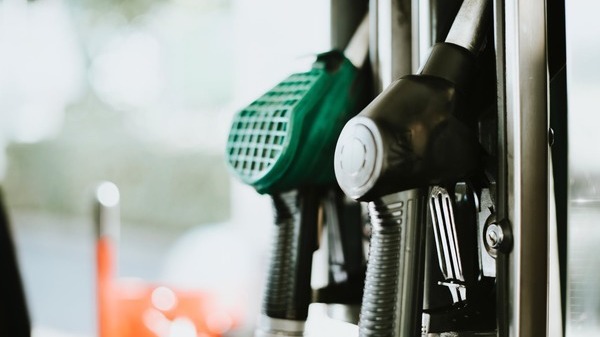 Consiliul Concurentei sustine ca scumpirile carburantilor trebuie afisate simultan pentru ca firmele sa nu se influenteze reciproc