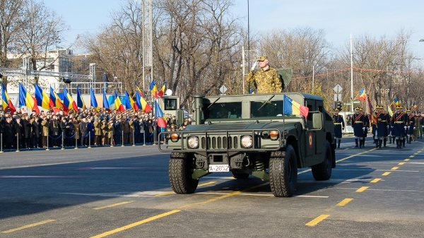 De Ziua Nationala a Romaniei, Parada Militara la Bucuresti si ceremonie militara la Alba Iulia