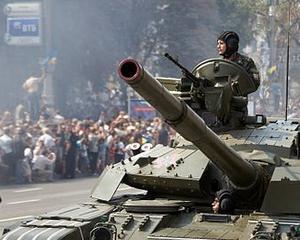 Presedintele Ucrainei a dat ordin armatei sa se retraga din Crimeea