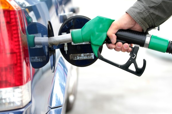 Util, pentru soferi: cum gasesti benzinariile cu preturile cele mai mici la carburant