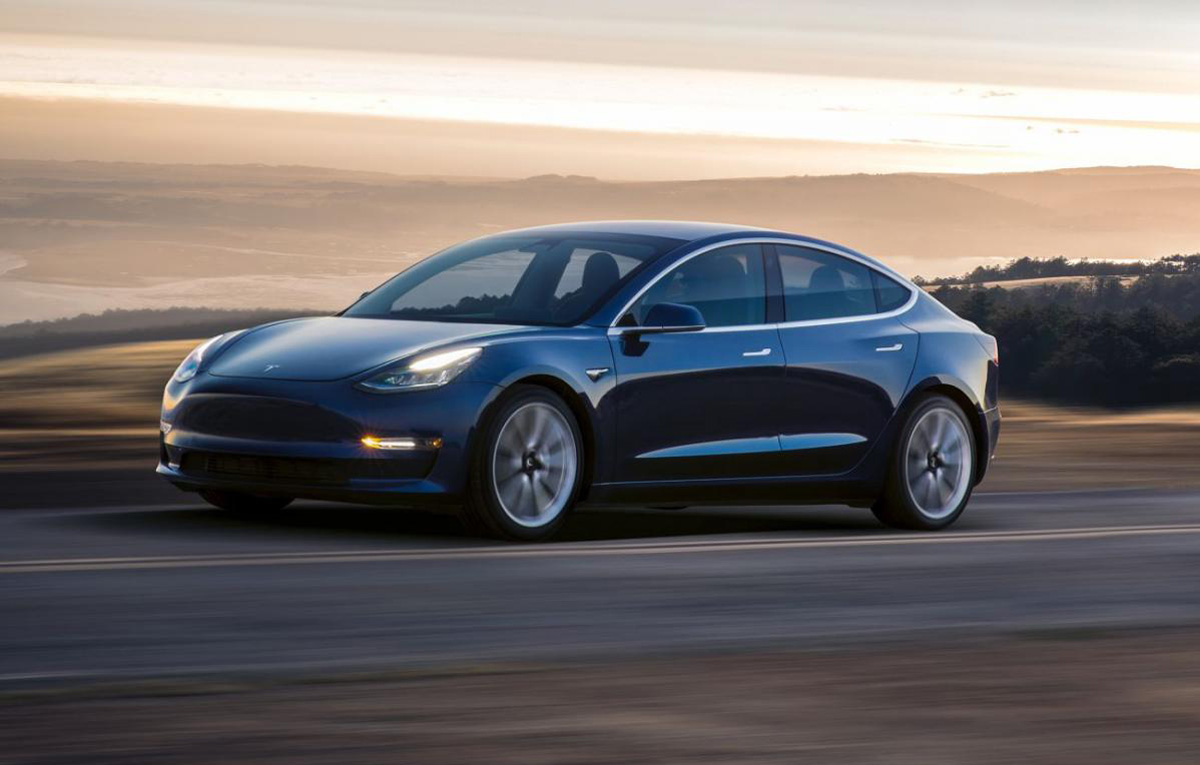 Probleme financiare la Tesla: producatorul risca sa ramana fara bani pana la sfarsitul acestui an