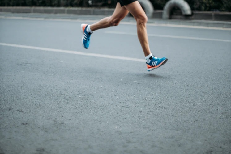 4 motive pentru care ai nevoie de adidasi profesionali de alergare