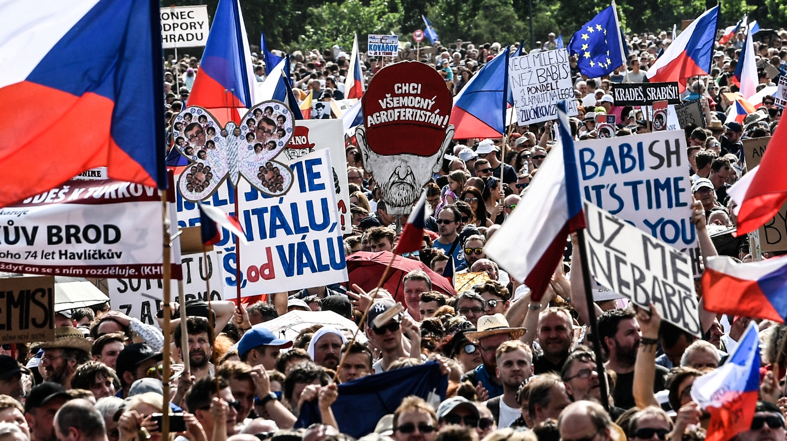 Cehii au iesit in strada: Cel mai mare protest din ultimii 30 de ani, de la caderea comunismului