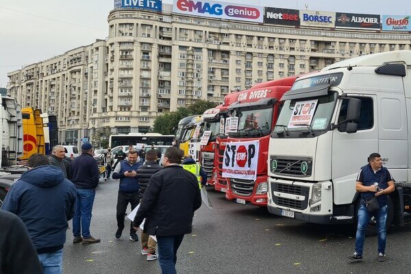 Transportatorii romani, total descurajati de criza politica: nici de proteste nu le mai arde