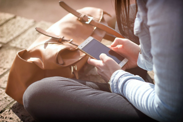 Radiatiile emise de telefon afecteaza memoria adolescentilor