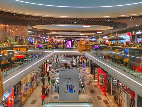 Cand se redeschid mall-urile? Raspunsul lui Raed Arafat