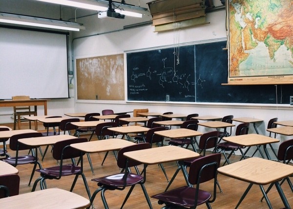 Guvernul, inca nepregatit in fata marelui examen: Redeschiderea scolilor