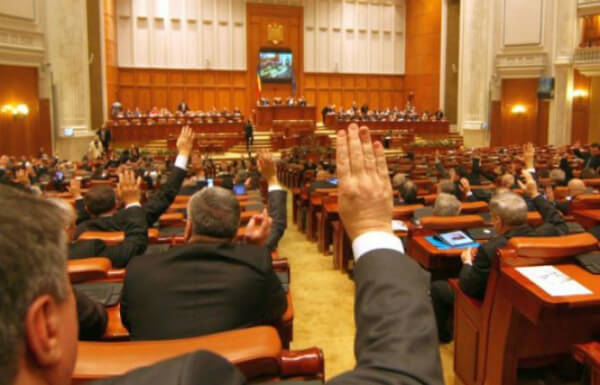 Parlamentul a avizat solicitarea lui Iohannis privind referendumul. Ce urmeaza