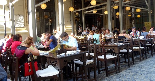 Presedintele HORA: Industria restaurantelor va pierde in jur de 5.000 de locatii la nivel national
