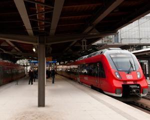 Romania este interesata ca Deutsche Bahn, cea mai mare companie feroviara din Europa, sa ia parte la privatizarea CFR Marfa