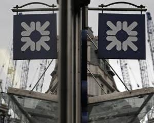 Royal Bank of Scotland va inchide 44 de sucursale