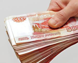 Rusii economisesc mai des in ruble, decat in dolari