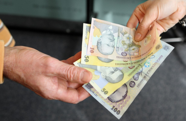 Cat castiga, de fapt, angajatii bancilor din Romania: majoritatea salariilor nu sar de 4.000 de lei in mana, dar unele ajung la 40.000 lei lunar