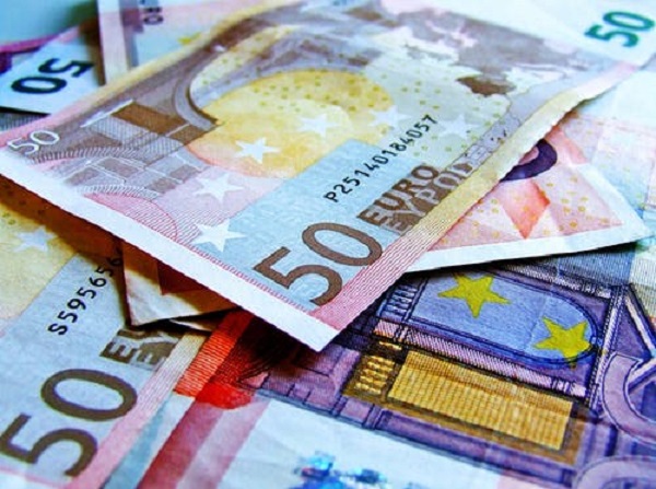 Salariul minim pe economie rupe Europa in doua