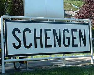 Sute de persoane, autoturisme si documente introduse in SIS, gasite de politistii romani si partenerii din Schengen