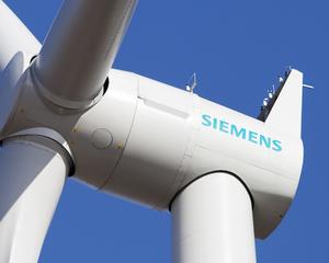 Siemens doreste sa-l concedieze pe seful sau, Peter Loescher