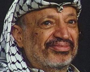 Sotia lui Yasser Arafat spune ca liderul palestinian a fost otravit cu "supa radioactiva"