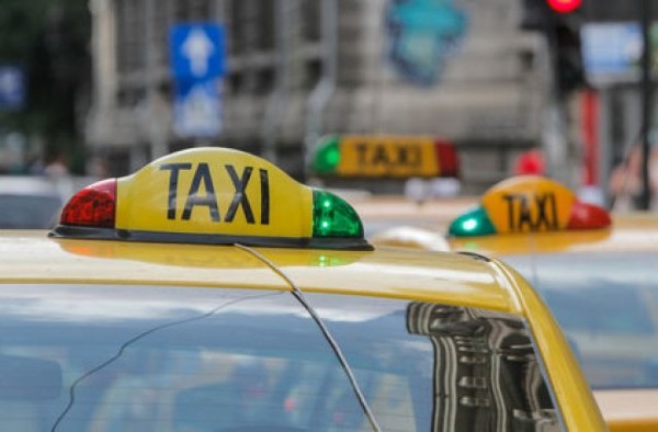 O firma de taxi din Bucuresti ofera curse gratuite pentru cadrele medicale si persoanele cu dizabilitati