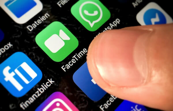 Apple a rezolvat problema care permitea spionarea utilizatorilor prin FaceTime