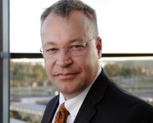 Fostul sef al Nokia, Stephen Elop, va conduce Divizia de Dispozitive a Microsoft